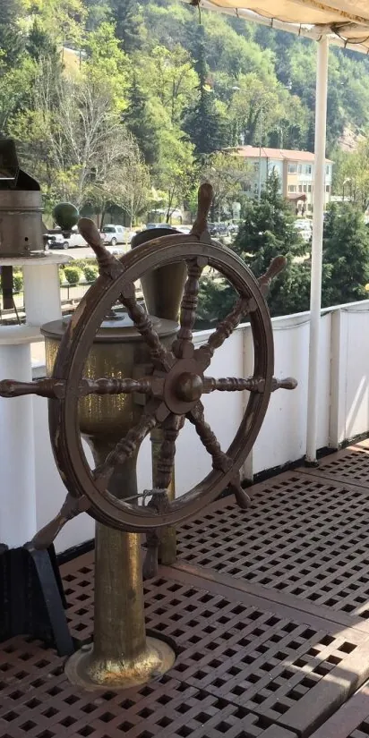 Gazi Alemdar gemisinin güvertesindeki dümen