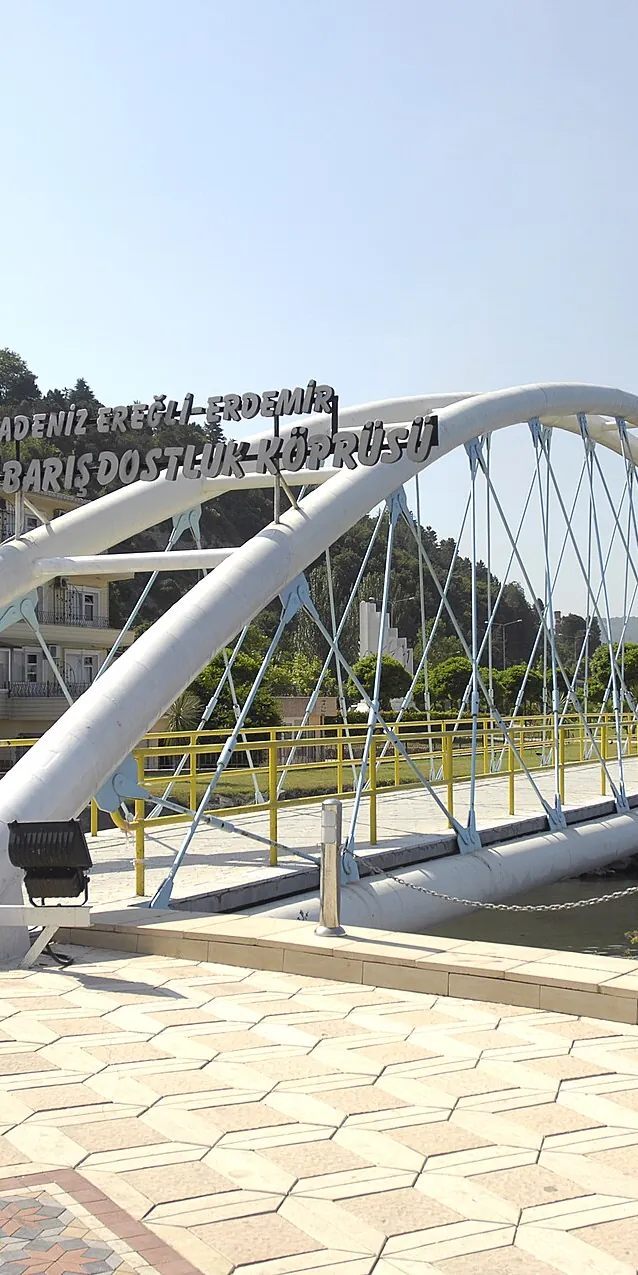 Sevgi Barış Dostluk Köprüsü’nün beyaz kemeri