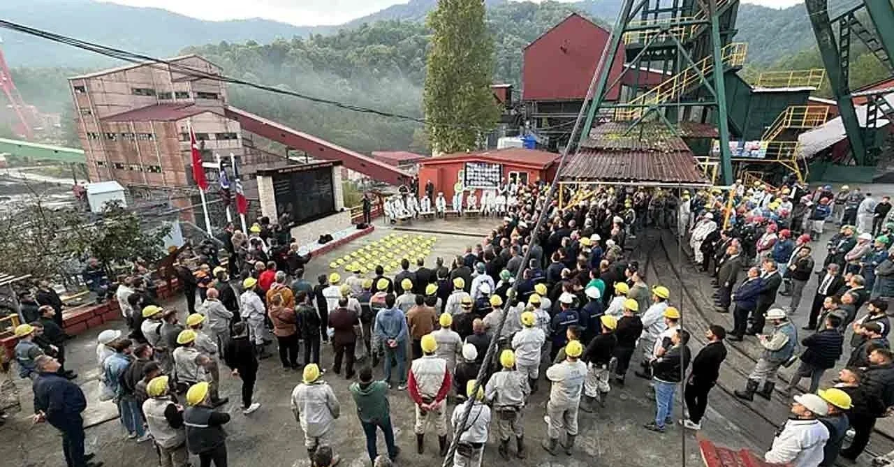 Maden faciasında yaşamını yitiren 43 madenci anıldı