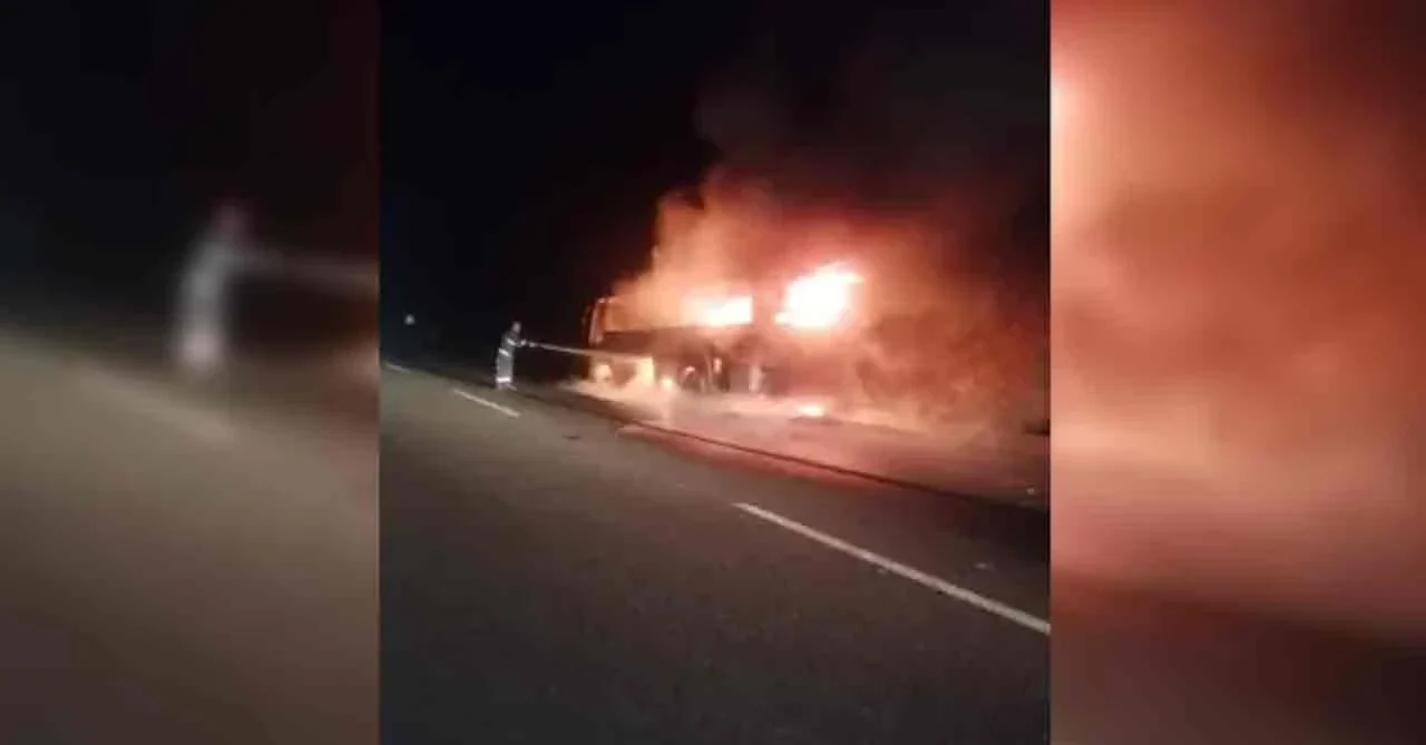 Otoyolda midibüs motor alev aldı, araç kullanılamaz hale geldi