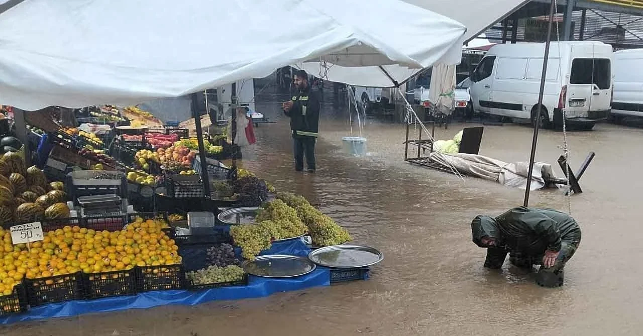 Karadeniz Ereğli'de en fazla 122 mm yağış; 1.053 personel seferber