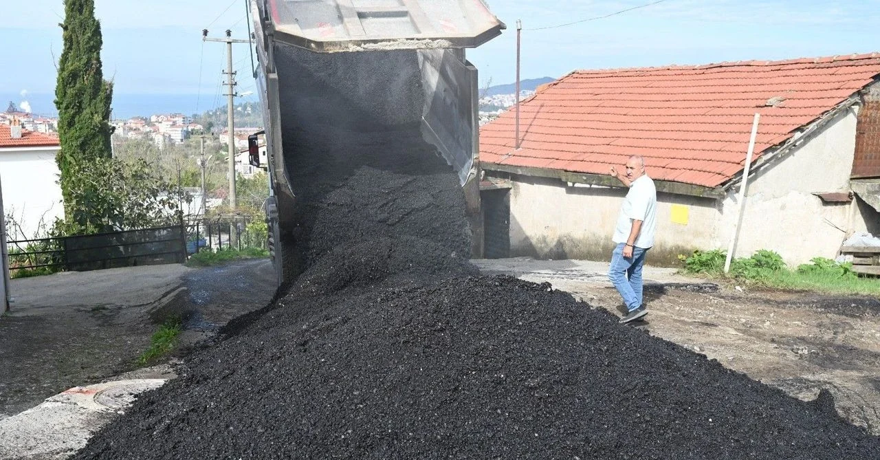 Kdz. Ereğli Belediyesi Doruk Sokak’ta asfalta devam ediyor, 42 bin ton döküldü