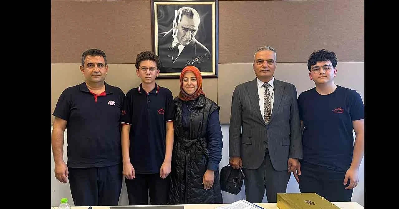 İbrahim Süheyla İzmirli Fen Lisesi öğrencileri Erdemir yönetimine proje sundu