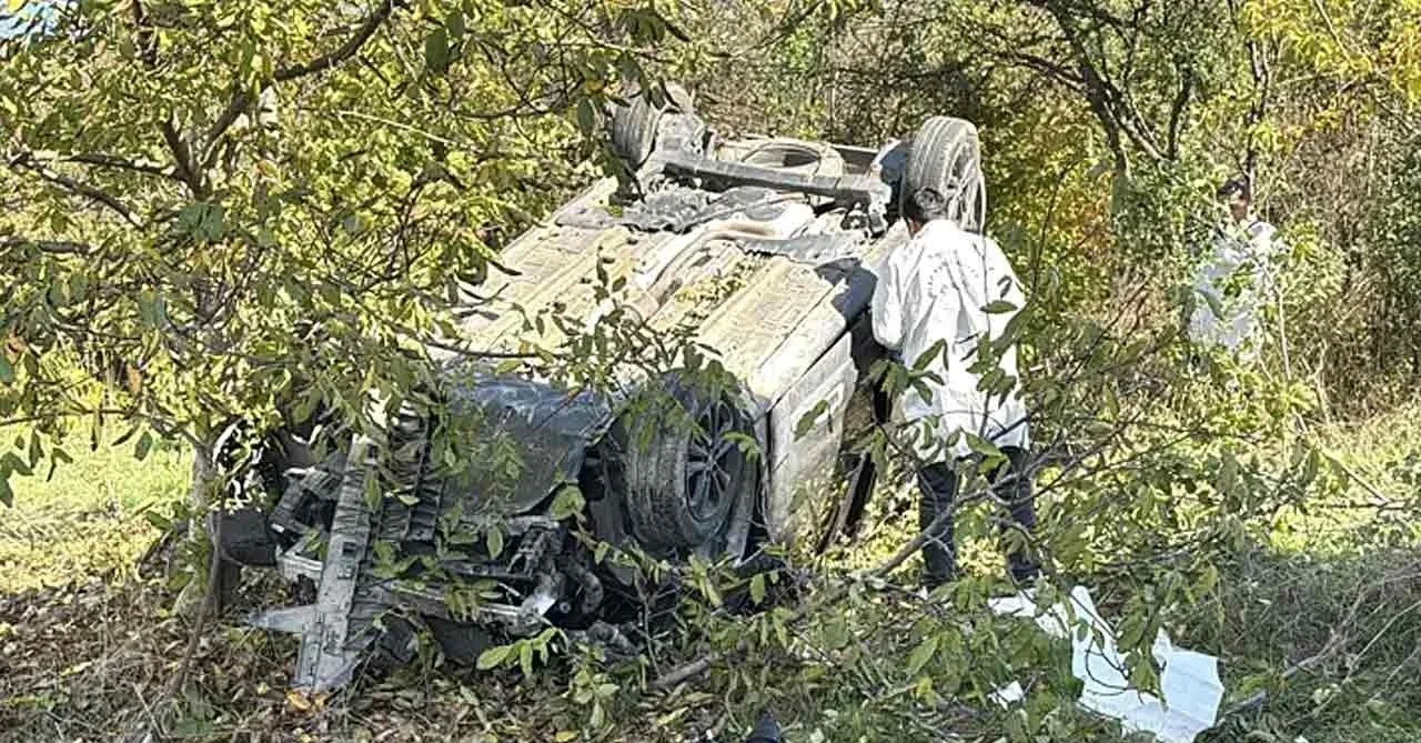 Karabük-Ankara yolunda hafif ticari araç bahçeye devrildi: Şaziye Kaya hayatını kaybetti