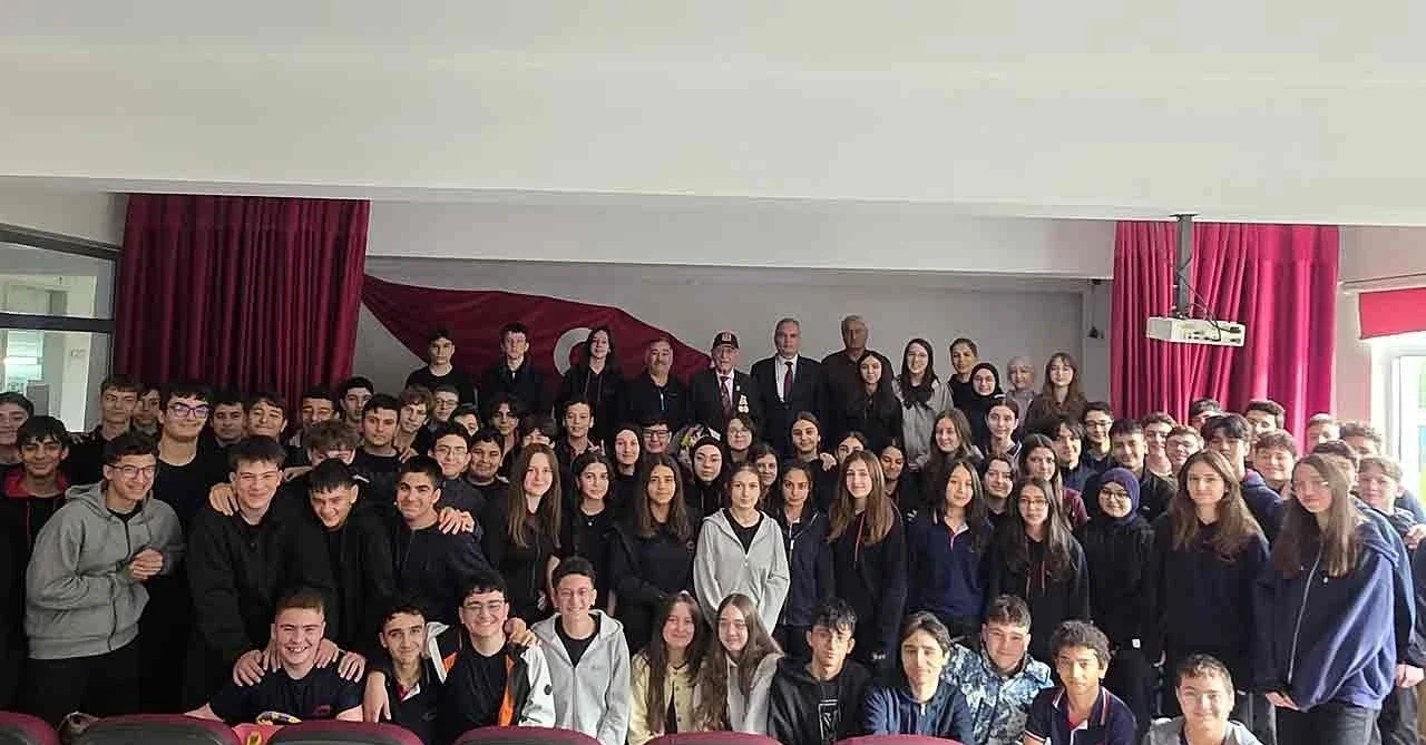 Kıbrıs gazisi Kemal ERİTMEN, İbrahim Süheyla İzmirli Fen Lisesi’nde öğrencilerle buluştu