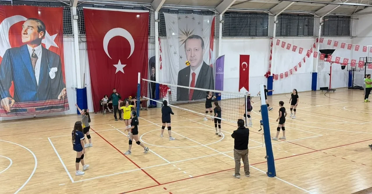 Alaplı’da voleybol yaygınlaşıyor: 130 lisanslı, 200’e yakın gençle sürüyor